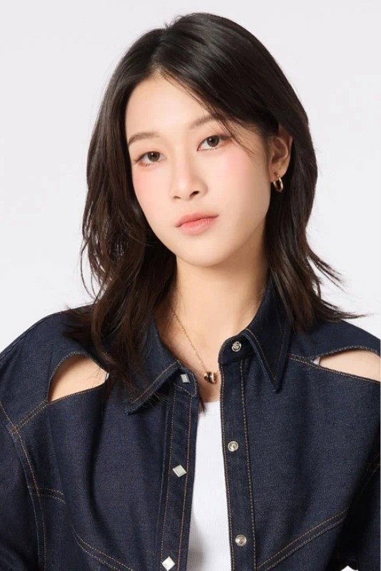 Artist Srisirin Vichayasut official photo - Thai GMMTV actress, star of A Dog and a Plane