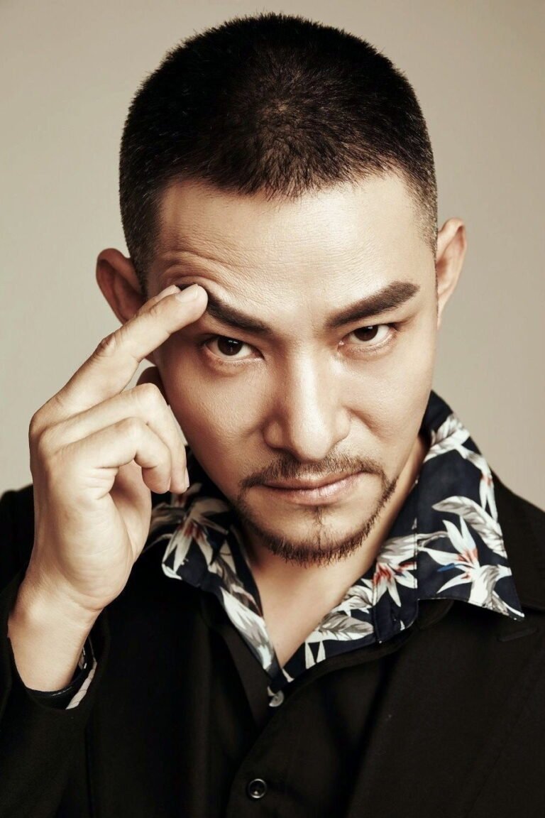 Du Yiheng official photo - Chinese actor, star of Journey With You