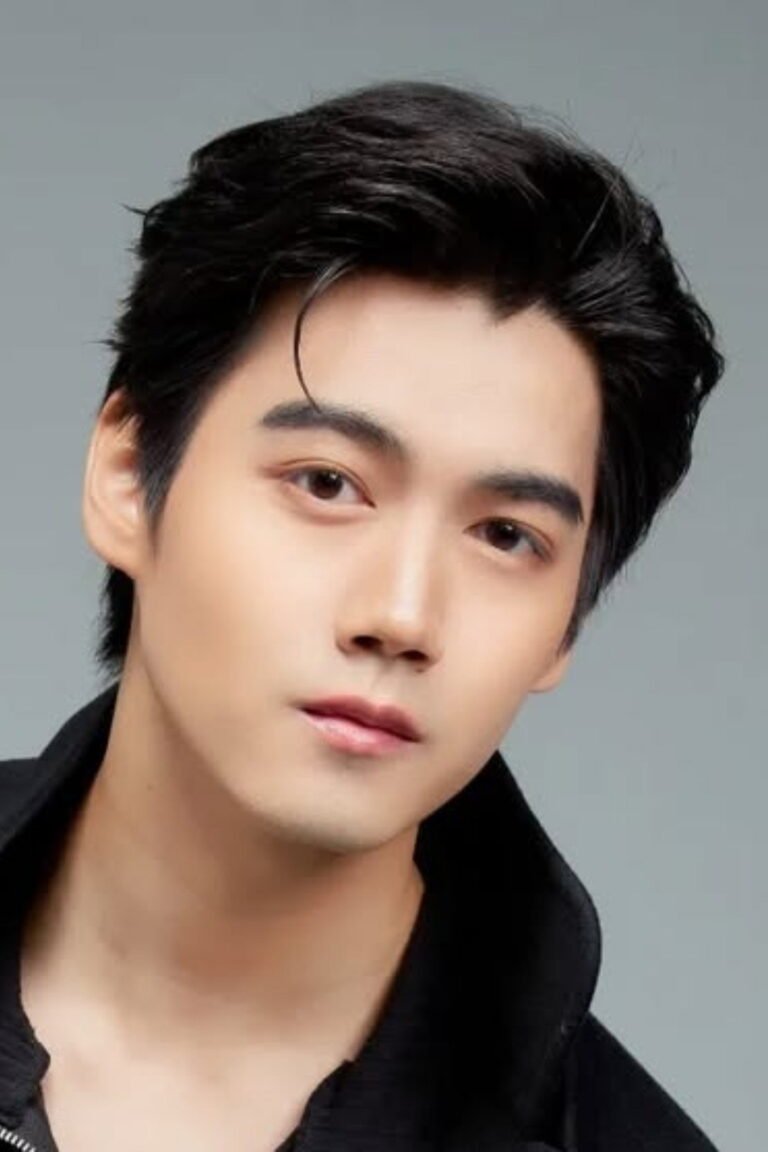 Fluke Pusit Dittapisit official photo - Thai actor, star of Your Dear Daddy, The Shipper