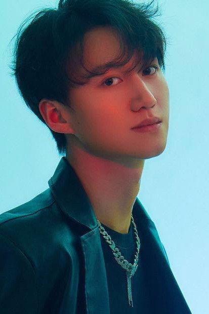 Guo Zongxu official photo - Chinese actor, star of A Winter Sun Wakes the Wind in Spring Hills' Dream