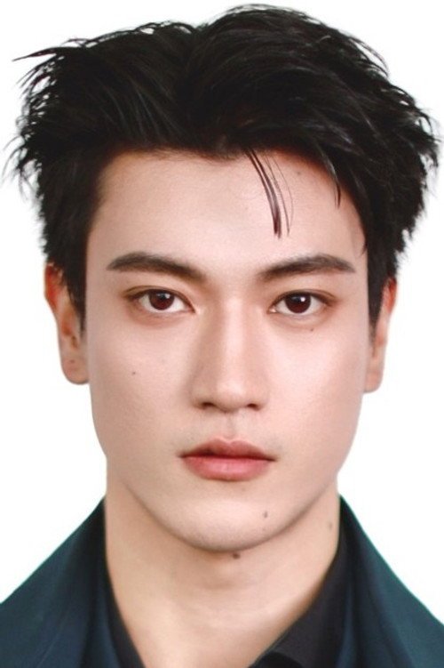 Jakkrasin Atsavatanachai, the Thai actor known as Inn, who plays Phopthee in The Edge of Horizon (2026)