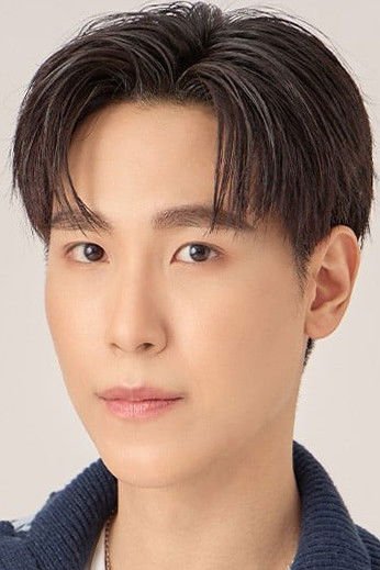 Junior Panachai Sriariyarungruang official photo - Thai GMMTV actor, star of the Thai remake of Cherry Magic, Perfect 10 Liners, and Peach and Me