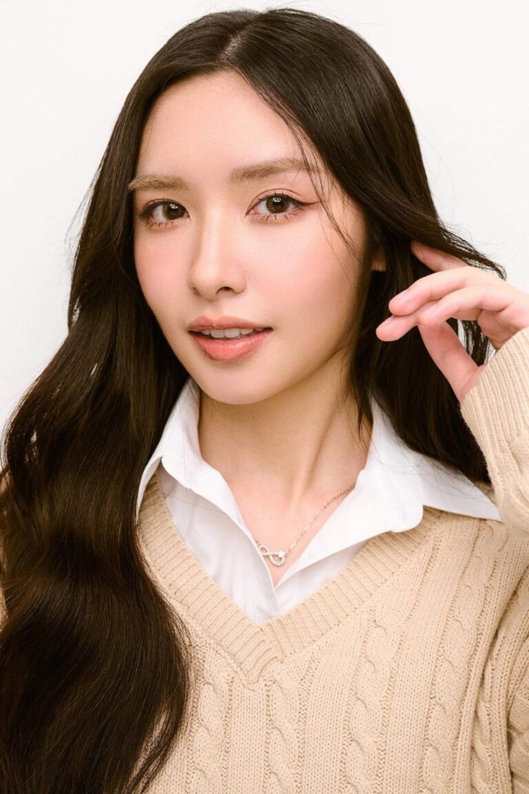 Kamollak Sangsubsin, known as Lookkaew, the Thai actress and COSMOS member who plays Loom in the GL series Khom Khlang
