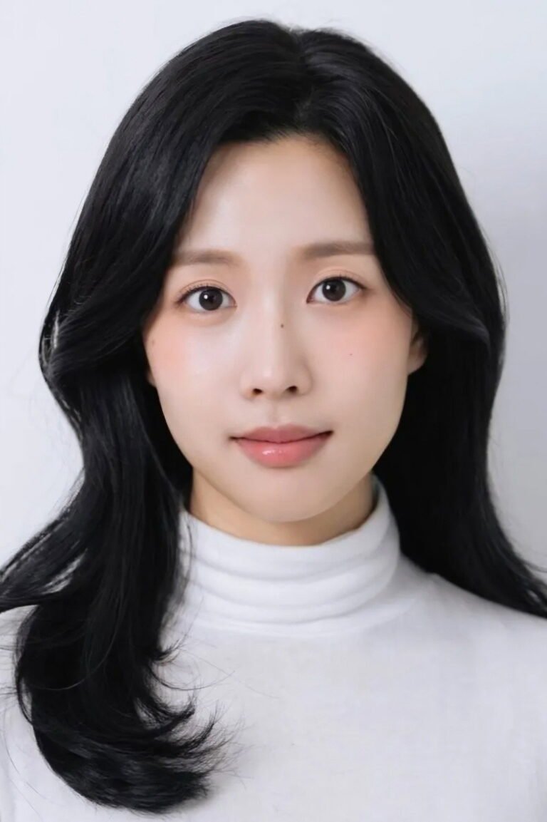 Kim Hye-jin official photo - South Korean actress, star of Love Class as Kim Hye-won