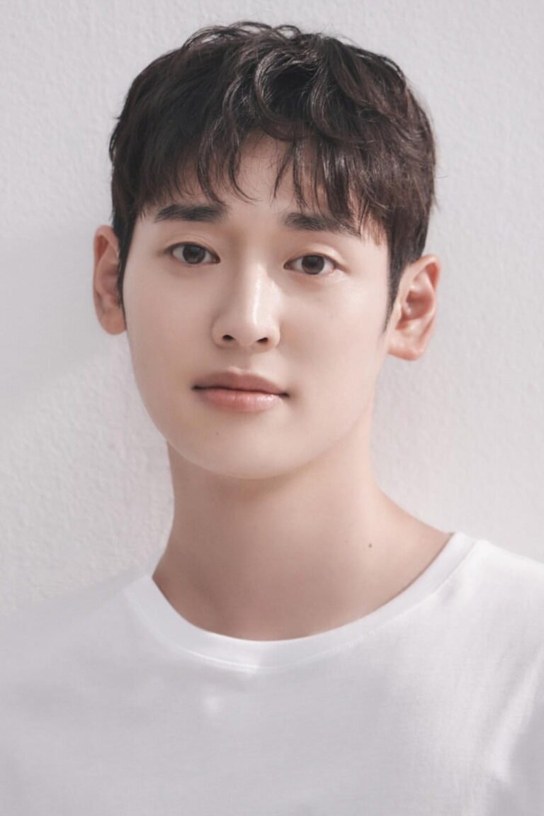 Lee Gwang-hee official photo - South Korean actor, star of Love Class