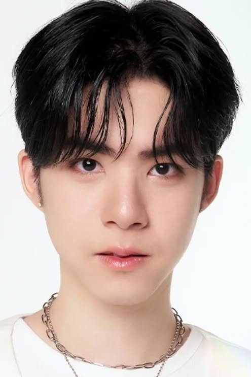 JJ Radchapon Phornpinit official photo - Thai Domundi TV actor and singer, NetJJ pair, star of Love Upon a Time as Nakun "Klao" Phattanatada