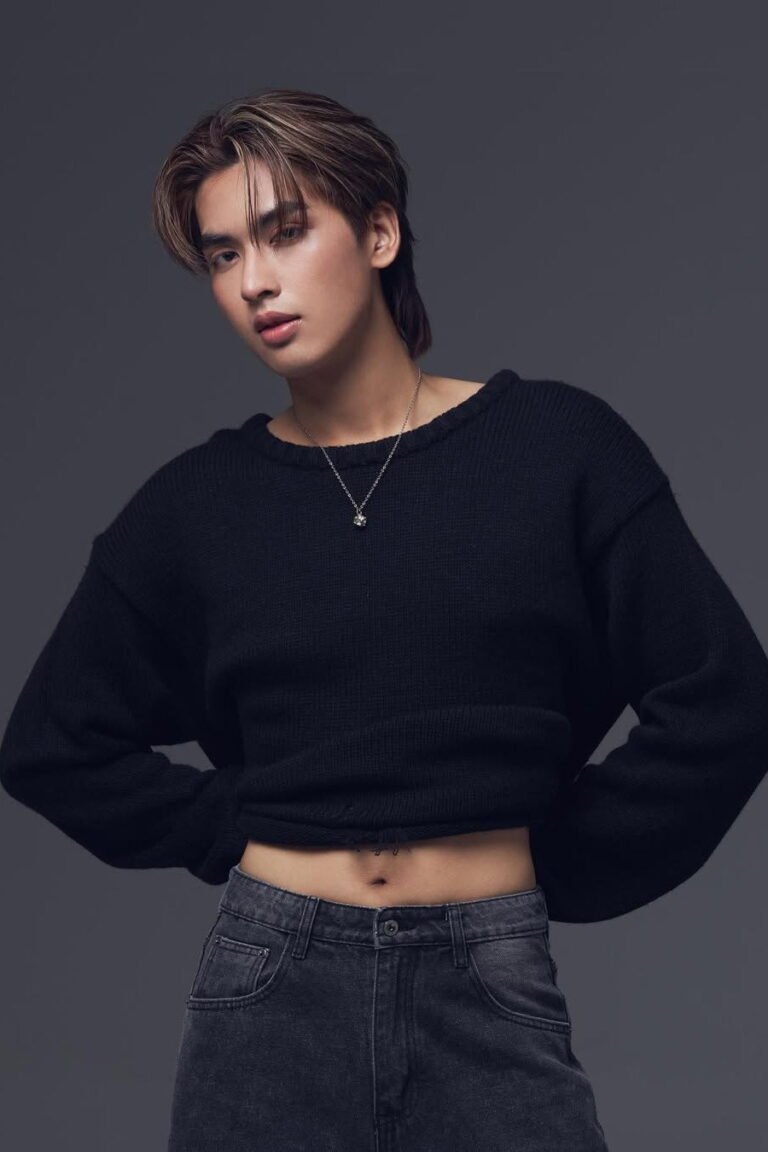 Poom Nitipoom Jumparnin official photo - Thai actor, star of One Year