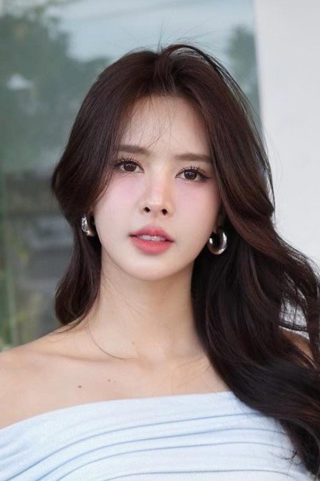 Preeyanat Patite official photo - Thai actress, plays Malee in Flower Boy
