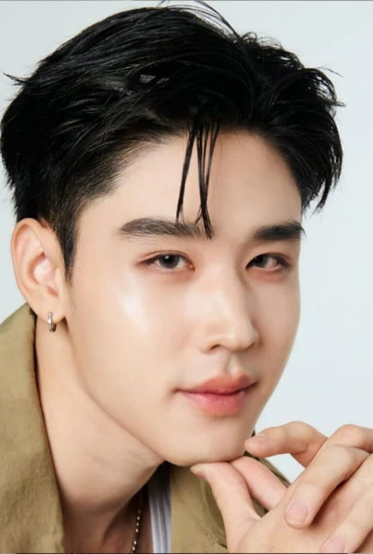 Ryu Phudtripart Bhudthonamochai official photo - Thai GMMTV actor, star of A Dog and a Plane, Summer Night
