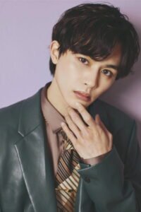 Takuya Kusakawa official photo - Japanese Stardust Promotion actor and BULLET TRAIN member, star of Cherry Magic!, Minato's Laundromat, and Ultraman Ginga