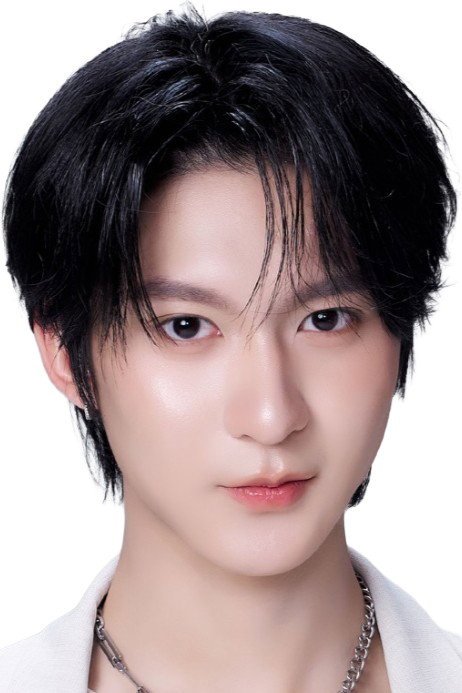 Ryujin Tinnapat Tusnytraitep, Thai actor, plays Renji in Mr. Fanboy