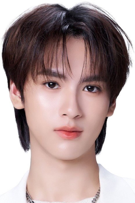 Patji Jirachart Buspavanich, Thai actor, plays Time in Mr. Fanboy