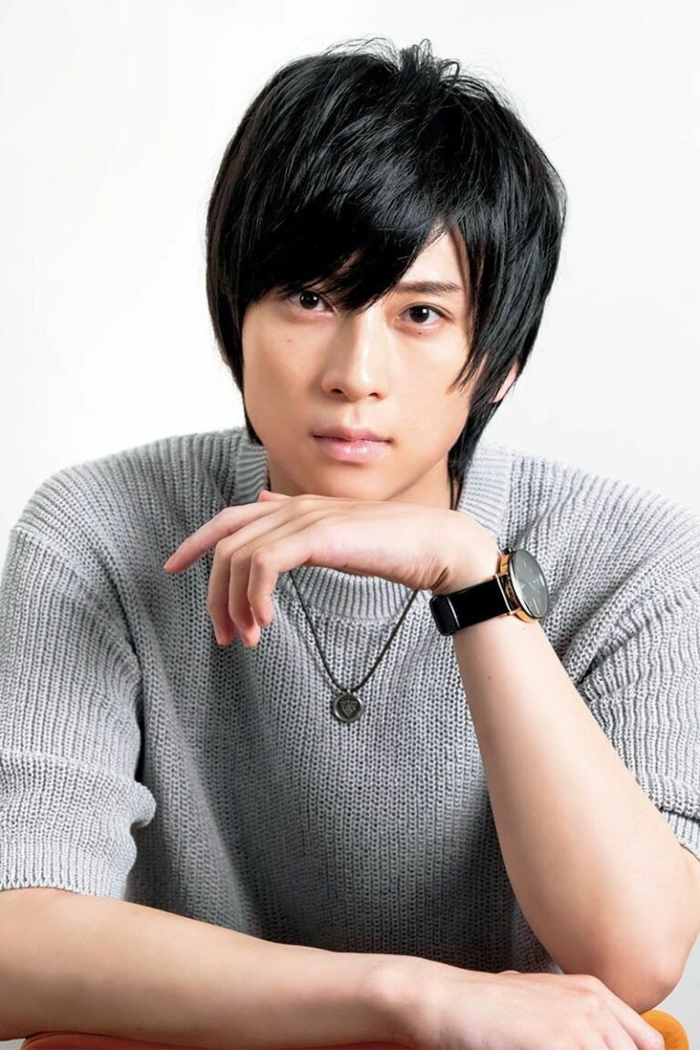 Yoshihiko Aramaki official photo - Japanese actor, plays Yuichi Kurosawa in Cherry Magic The Musical