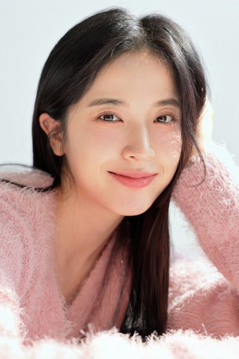 Yu Young-eun official photo - South Korean actress, star of Check In to You