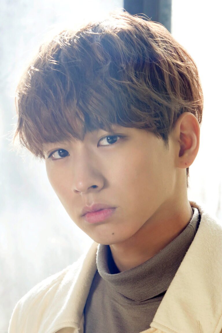 Yusuke Sato official photo - Japanese Avex actor, star of Fake Fact Lips, Mr. Unlucky Has No Choice but to Kiss!, and The Land Beyond the Starry Sky