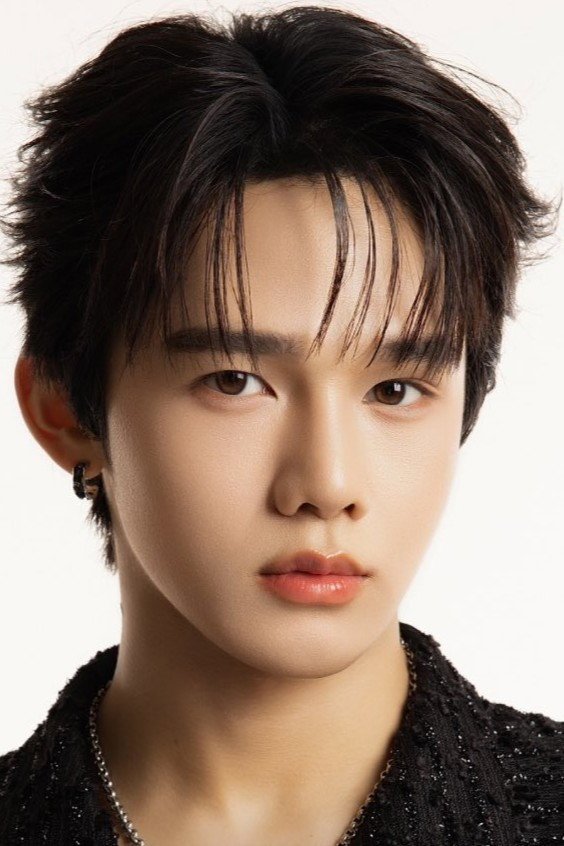 Min Thanakorn Wichanukhor (Minlee), Thai actor who plays Sun in the 2026 BL series Payback