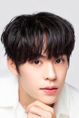 Gems Kantapat Dewitpattanapong official photo - Thai Domundi TV actor and model, star of Battle of the Writers, Love Upon a Time and Your Third as Lantao